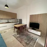 Perla Luxury - Private Patio & Parking