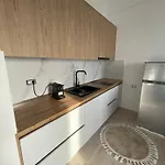 Perla Luxury - Private Patio & Parking Vlorë
