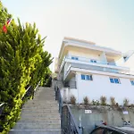Perla Luxury - Private Patio & Parking *