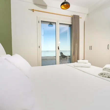 Perla Luxury - Private Patio & Parking * Vlorë