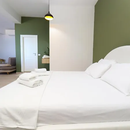 Perla Luxury - Private Patio & Parking *