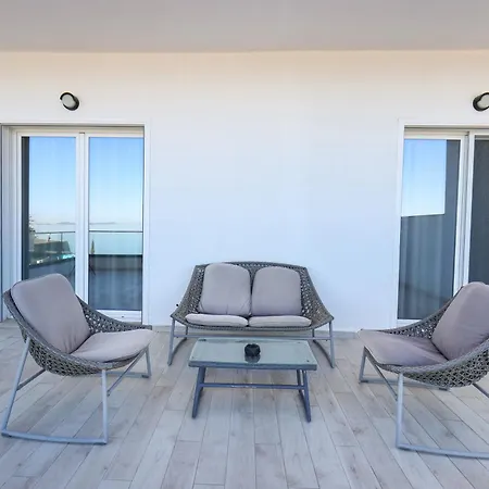 Perla Luxury - Private Patio & Parking 公寓 *