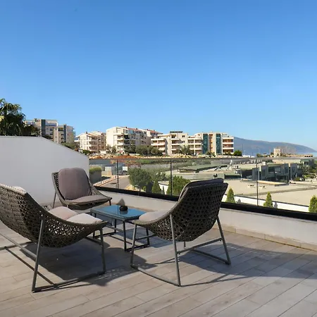 Perla Luxury - Private Patio & Parking *