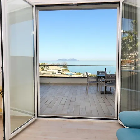 Apartment Perla Luxury - Private Patio & Parking *