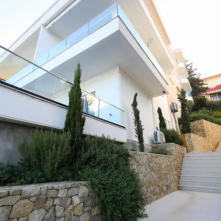 Perla Luxury - Private Patio & Parking *