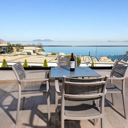 Apartment Perla Luxury - Private Patio & Parking Vlore