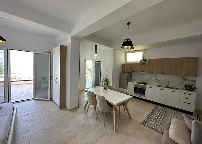 Perla Luxury - Private Patio & Parking Wlora