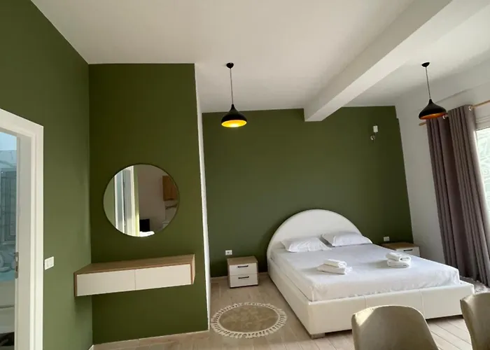 Perla Luxury - Private Patio & Parking *