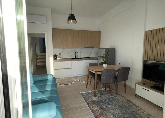 Perla Luxury - Private Patio & Parking *