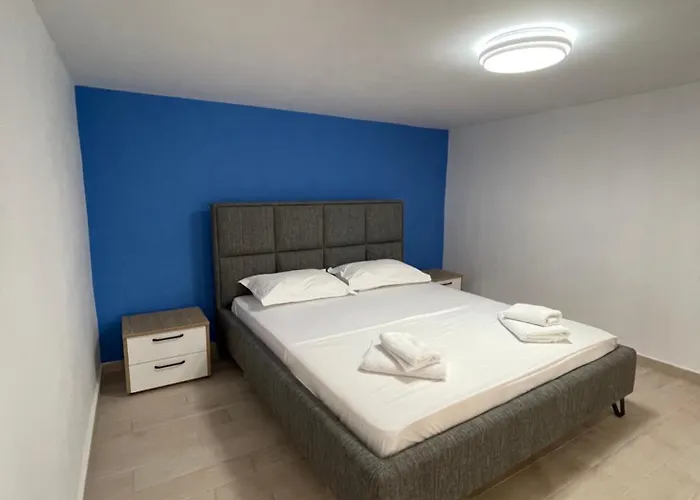 Apartament Perla Luxury - Private Patio & Parking Wlora