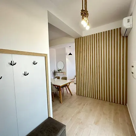 Apartment Perla Luxury - Private Patio & Parking