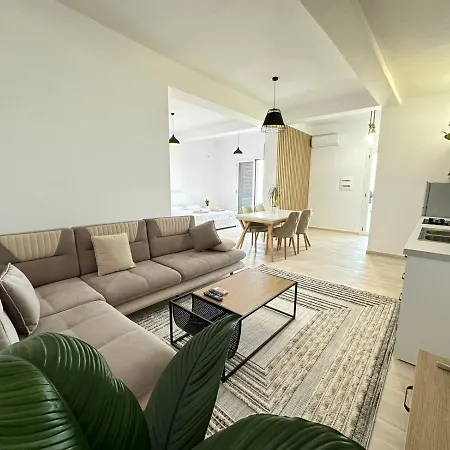 Perla Luxury - Private Patio & Parking アパート