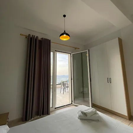 Perla Luxury - Private Patio & Parking *