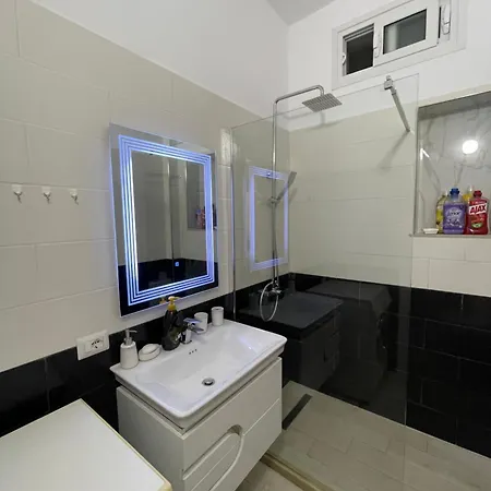 Apartment Perla Luxury - Private Patio & Parking *