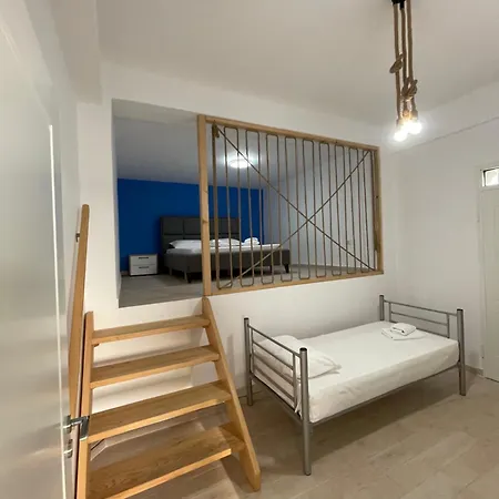 Perla Luxury - Private Patio & Parking Apartment Vlorë