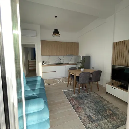 Perla Luxury - Private Patio & Parking *