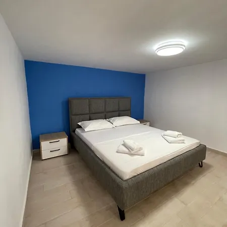 アパート Perla Luxury - Private Patio & Parking Vlorë