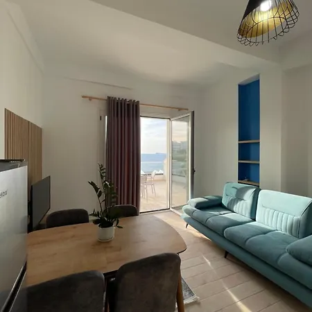 Perla Luxury - Private Patio & Parking *