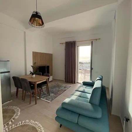 Apartment Perla Luxury - Private Patio & Parking Vlorë