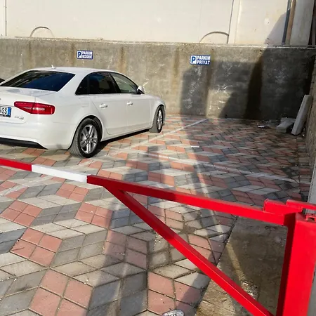 Apartment Perla Luxury - Private Patio & Parking