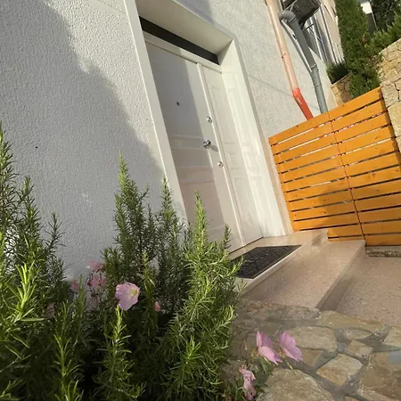 Perla Luxury - Private Patio & Parking * Vlorë