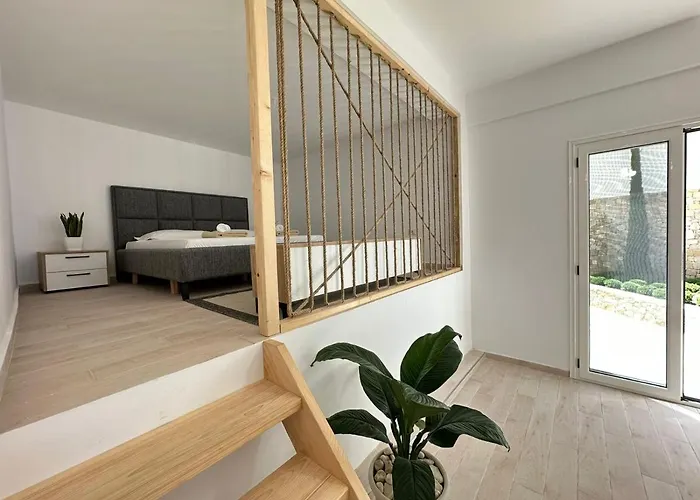Perla Luxury - Private Patio & Parking 아파트 *