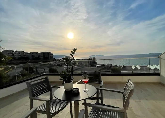 아파트 Perla Luxury - Private Patio & Parking