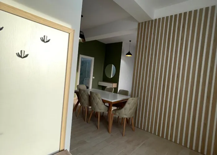 Perla Luxury - Private Patio & Parking Vlorë