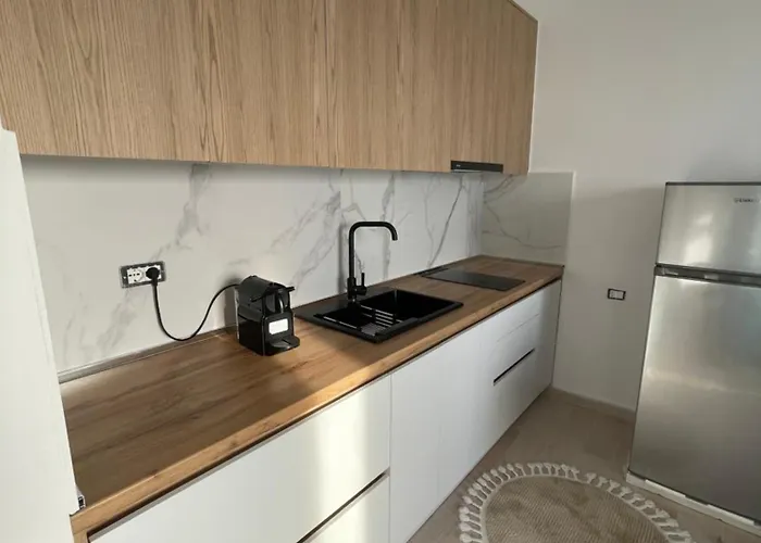 Perla Luxury - Private Patio & Parking Vlorë